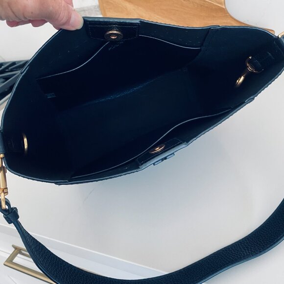 Tory Burch MCGRAW BUCKET BAG - Black - Picture 4 of 5